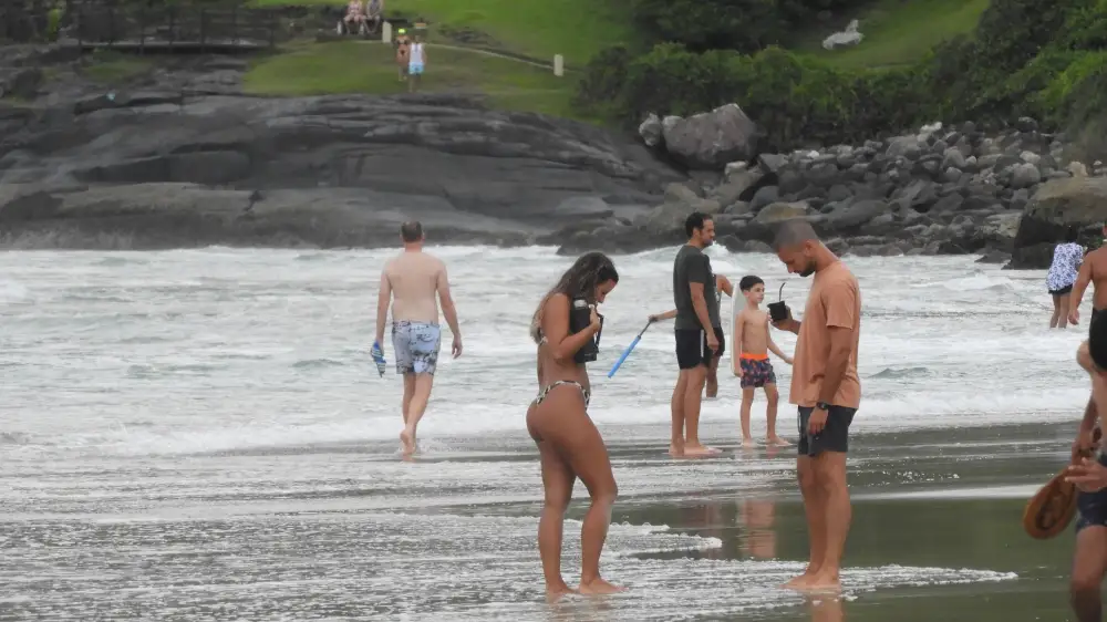 Personas en la Playa Santinho